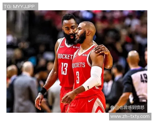 保罗重返快船基地训练展现老炮风采双手暴扣引发球迷热议